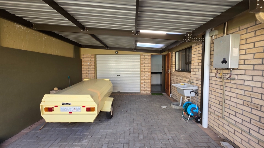 3 Bedroom Property for Sale in Seemeeu Park Western Cape